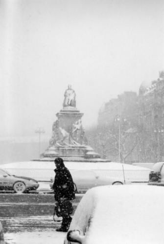 Paris-sous-la-neige-en-janvier-avenue-de-breteuil-jan-03-biss.jpg