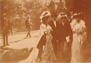 PhotoVersailles1900.jpg