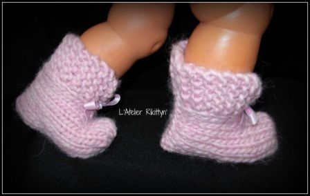 2013.12.13-2 - Chaussons roses tricotés pour bébé fille
