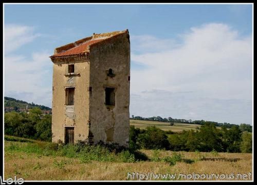 cabanon-face-au-plateau-du-montcelet---Vichel-63-copie-1.jpg