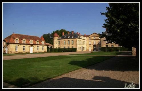 chateau-parentignat.jpg