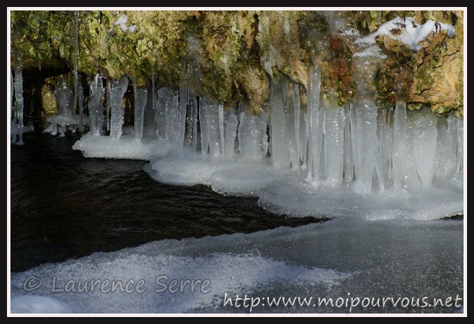 Source-Arvie-Barrege-eau-glacee-stalactite.jpg