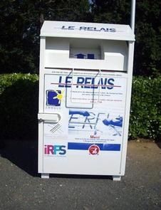 CONTENEUR-RAMASSAGE-VETEMENT.jpg