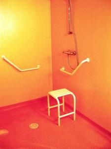 Salle-d-eau-accessible.JPG