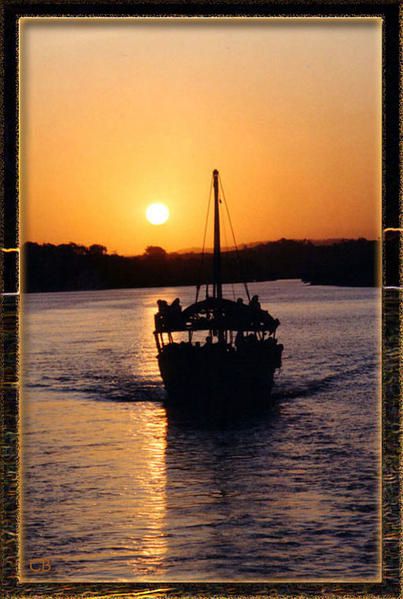 Kenya bateau au soleil couchant
