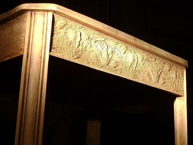 table-sulptee-a.JPG