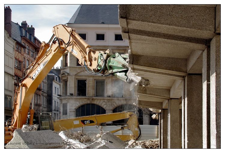 demolition-palais-des-congres-rouen-2.jpg