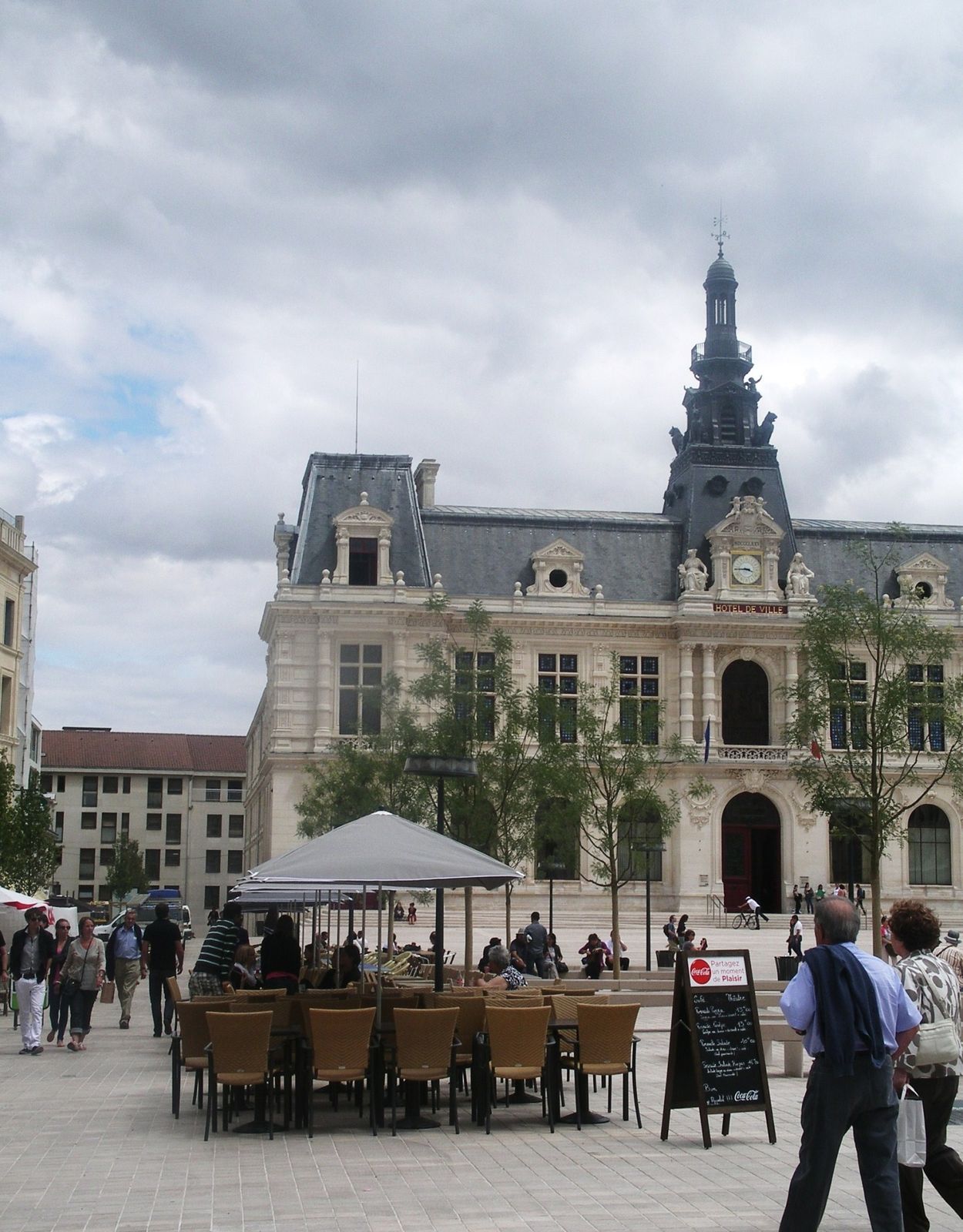 Parasols nouveax places d'armes