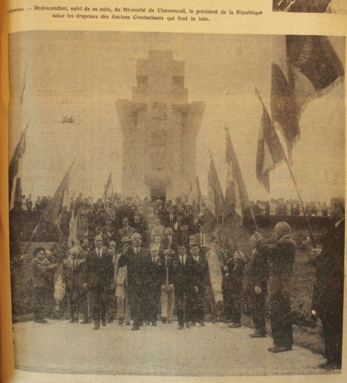 dE-Gaulle-au-memorial-de-Chasseneuil-1963.JPG