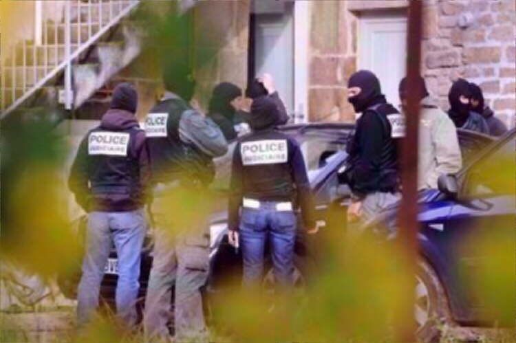 Tarnac-police2