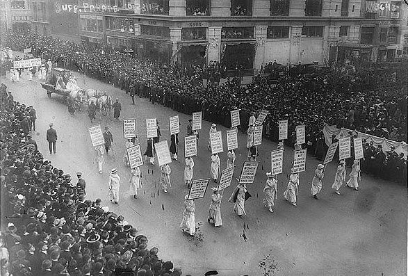 march-suffragettes