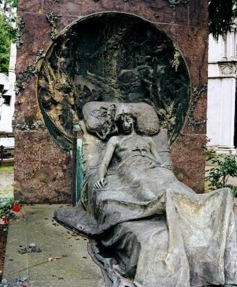 San-MicheleButti-Enrico---Monumento-della-famiglia-Casati--.jpg