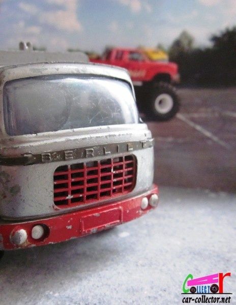 cabine-berliet-relaxe-jrd-berliet-gak-poubelles-re-copie-3