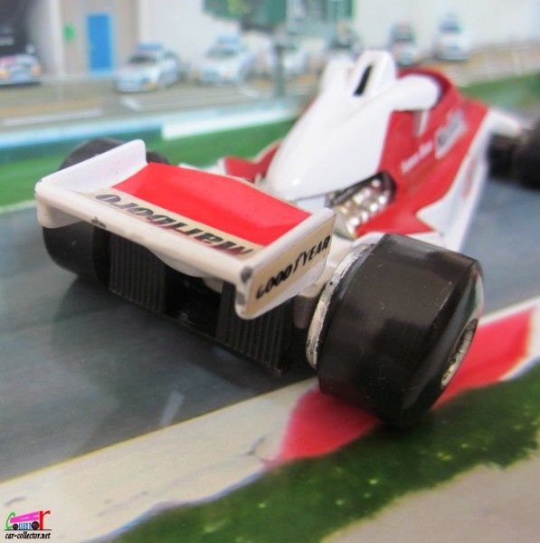 mc-laren-m26-james-hunt-yaxon (4)