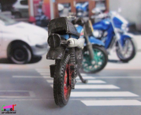 miniature-moto-de-cross-en-plastique-inconnue-motocross (1)