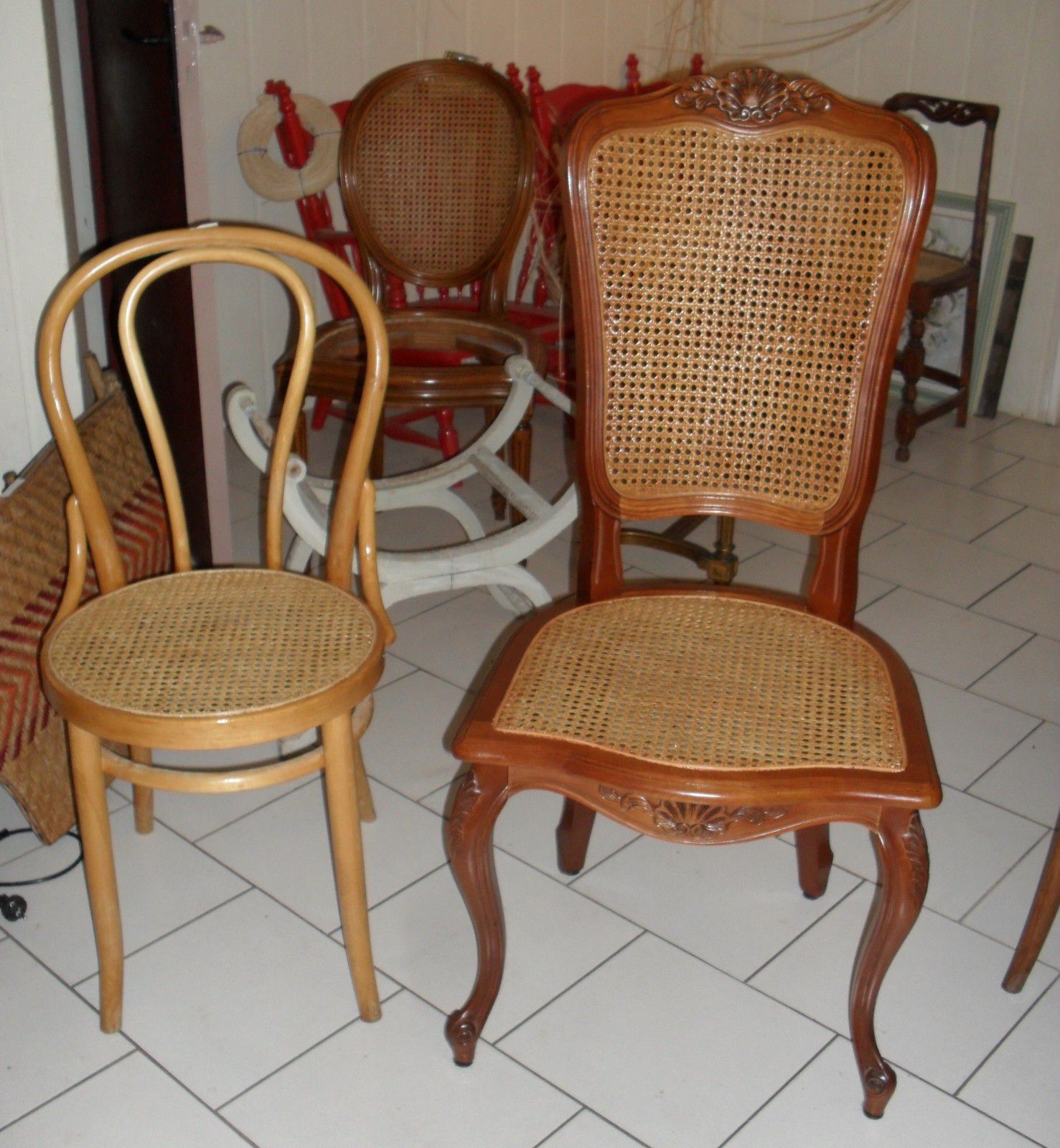 chaises, tabouret, fauteuils, banquettes, cabriolets en cannage français fait main par JADIS