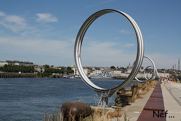 Anneaux-de-Buren.jpg