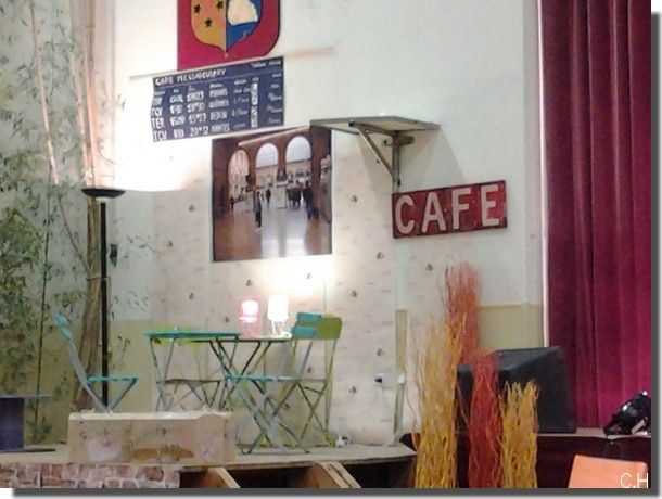 Gala--scene-cafe.jpg