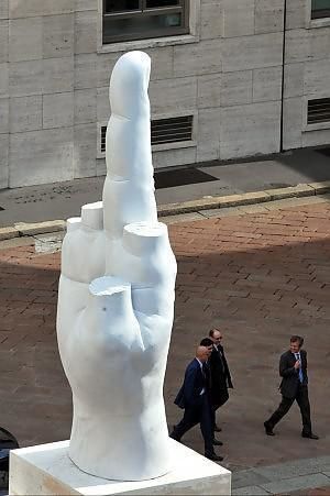 Cattelan Maurizio Contre l'idéologie 2010