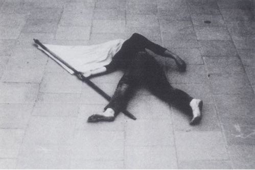 Natan Efrat 1974 Flag Photographed action