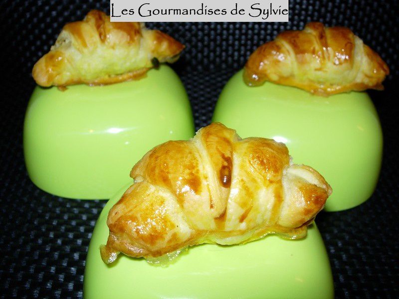 Mini_Croissants_aux_Tomates_s_ch_es_1