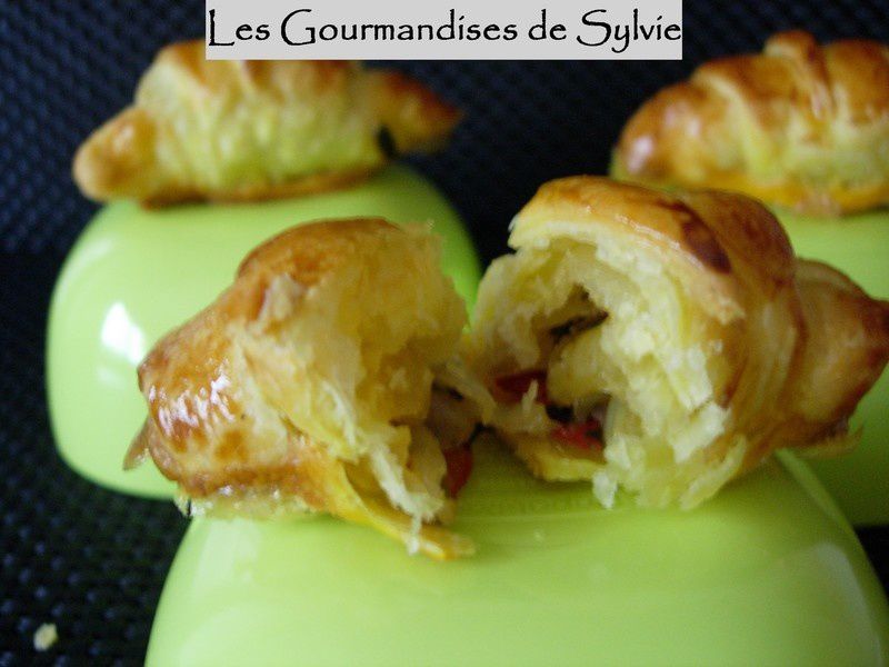 Mini_Croissants_aux_Tomates_S_ch_es_2