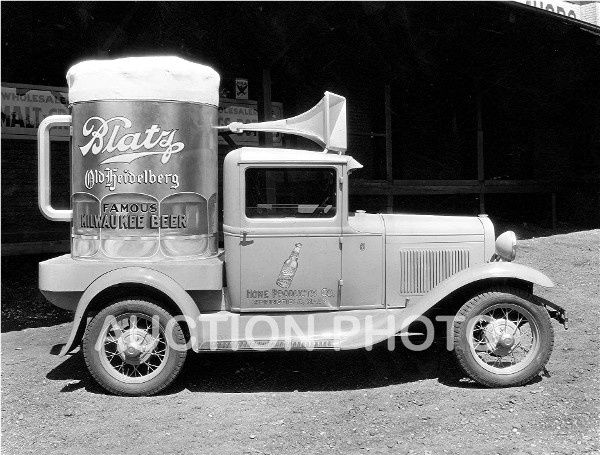 blatz_beer_truck-1-1940_11876.jpg