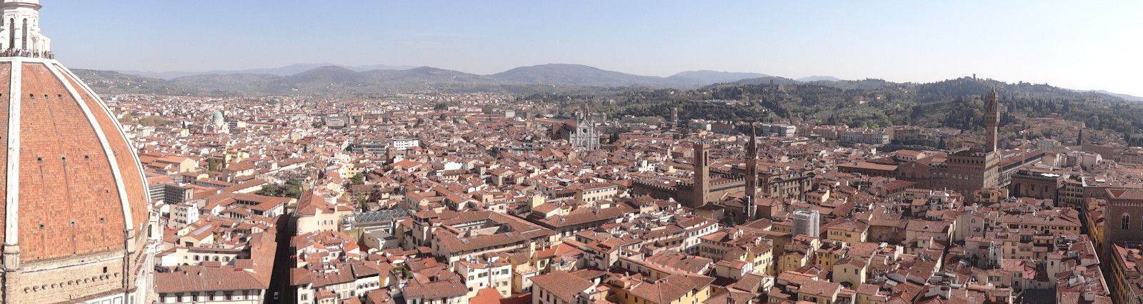 Mars 2012, 44 Premières L de l'Iroise découvrent la Toscane, berceau de la Renaissance et de l'humanisme : Livourne, Pise, Florence, Lucques, Sienne.
