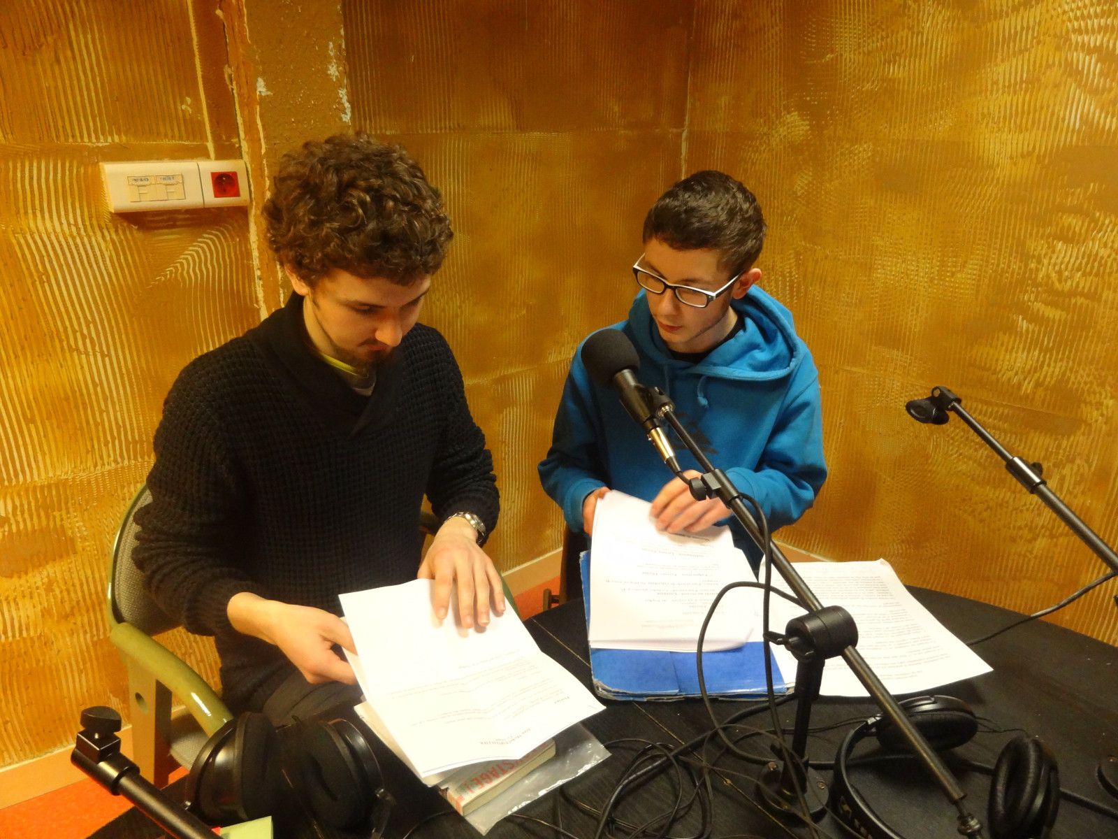 Samedi 1er mars 2014,  de 14 h à 15 heures 30, sur Fréquence Mutine, les lycéens d'i-voix ont conçu et animé en direct une émission entièrement consacrée à leur projet...