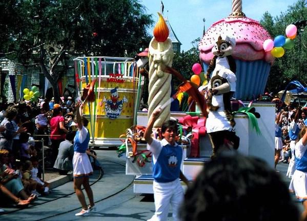 LOS ANGELES JULY 1984 coming from Tahiti to Disneyland park...