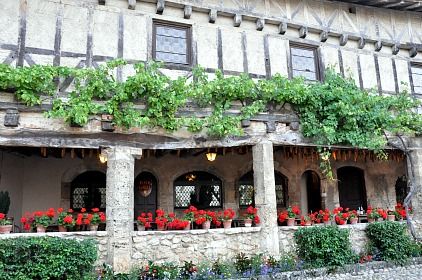 Perouges-72b.jpg