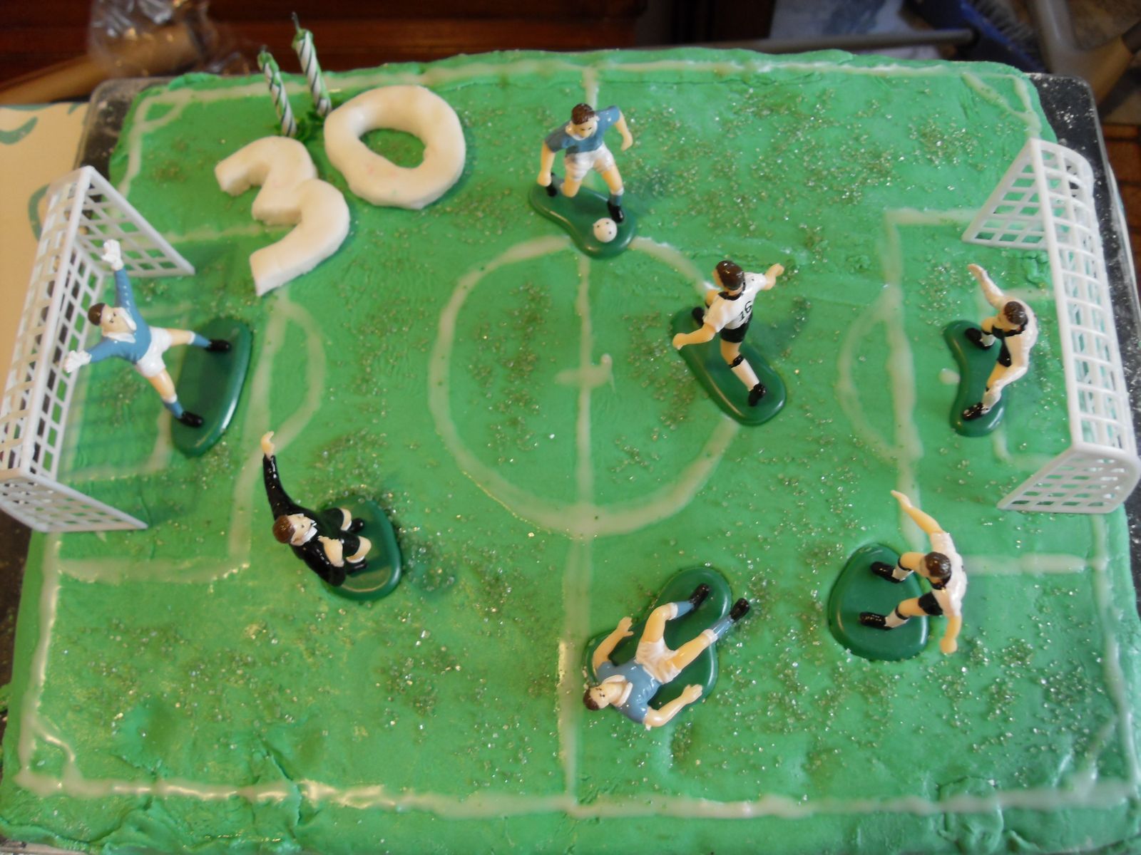 Gateau Terrain De Football Cake Marbre Colore Arc En Ciel Mes Envies Et Delices Gateau Terrain De Football Cake Marbre Colore Arc En Ciel Mes Envies Et Delices