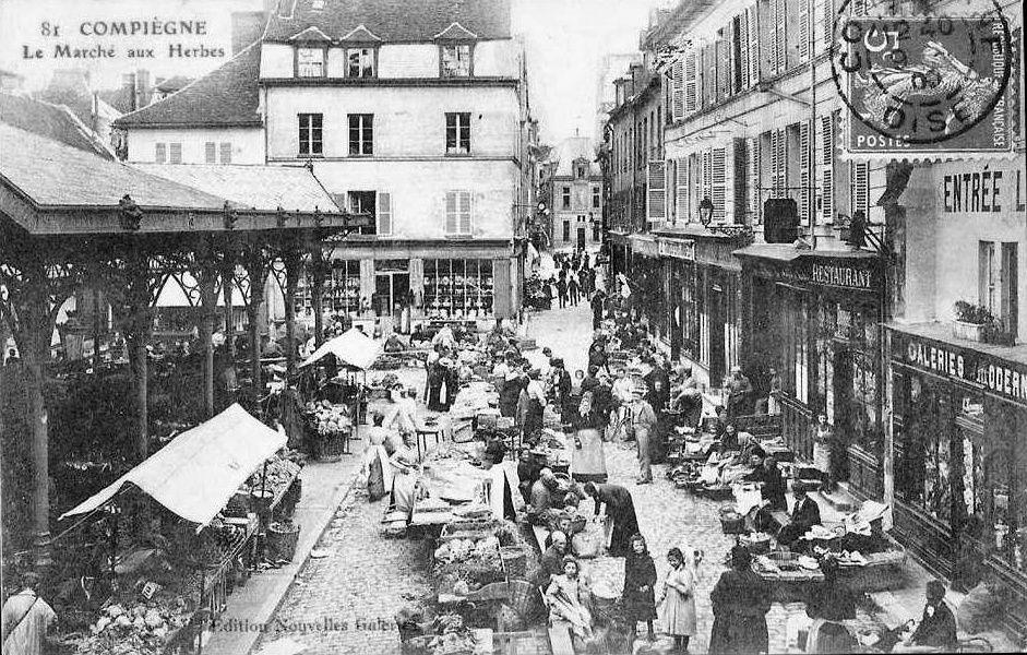 Album - la ville de Compiegne (Oise), le marché et la place