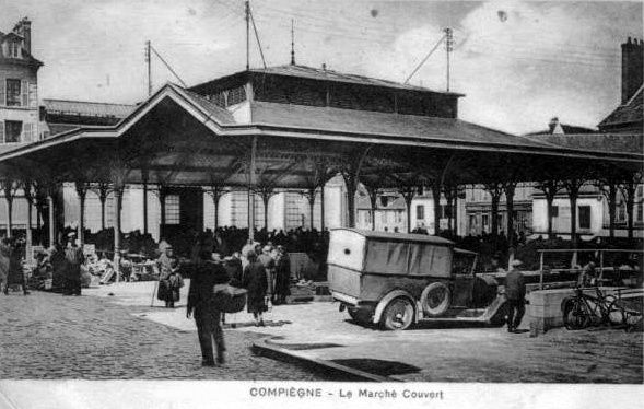 Album - la ville de Compiegne (Oise), le marché et la place