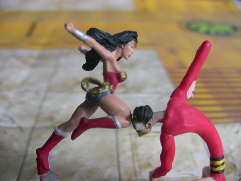 Figurines de Wonder Woman et de Plastic Man pour le jeu de figurines Marvel Heroclix Figurines de Wonder Woman et de Plastic Man pour Marvel Heroclix