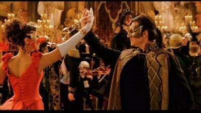 Anna-and-Dracula-masked-ball-scene-Van-Helsing-dracula-8816.jpg