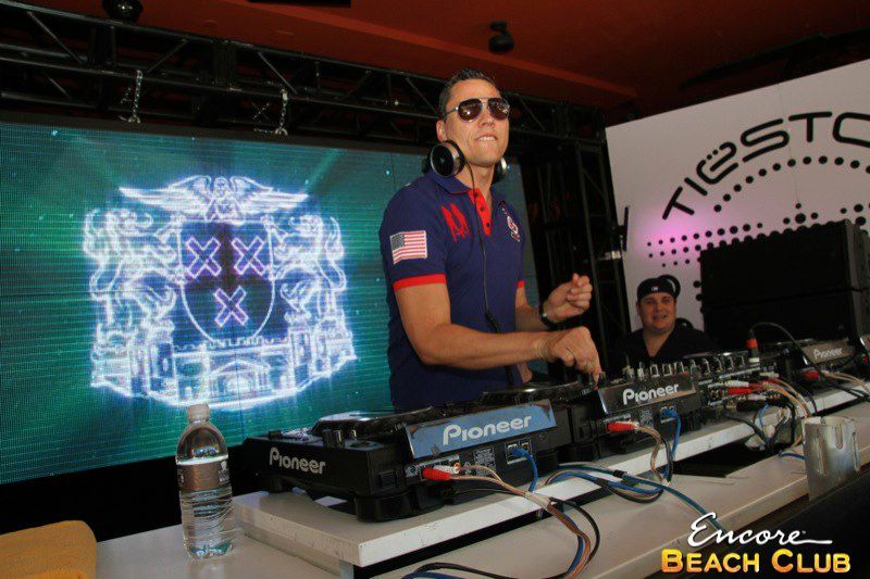 Tiësto at Encore Beach Club 07 july 2012 (5)
