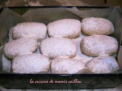 Blog de mariecaillou :LA CUISINE DE MAMIE CAILLOU, Kipferl (...petites gourmandises...)