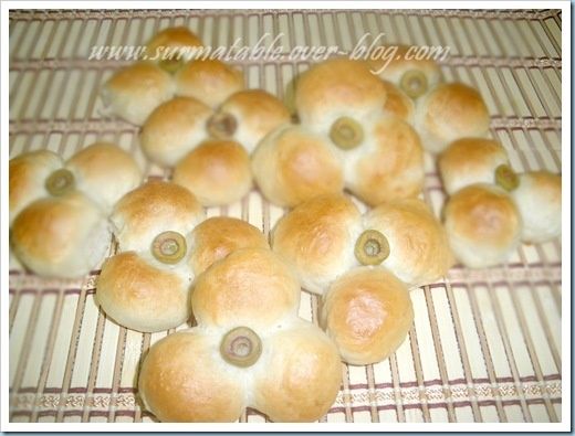 pains aux olives