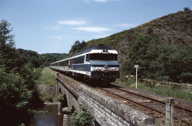 Locomotive CC 72087 en tête du Ventadour