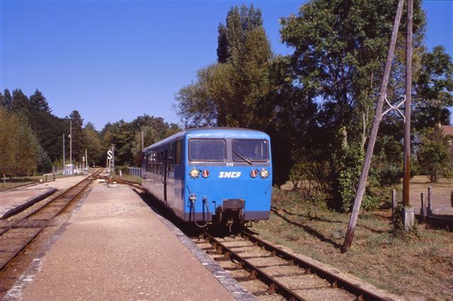 Autorail Verney X211 du Blanc Argent à La Ferté Imbault