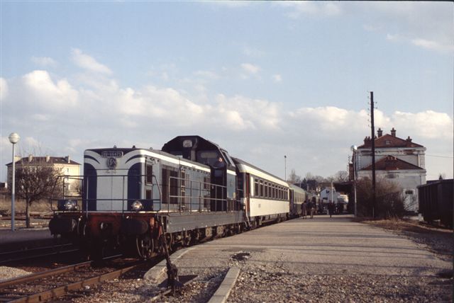 Locomotive BB 66475 à Avallon