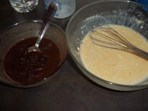 clafoutis-poire-choc_melanger-prepa.jpg