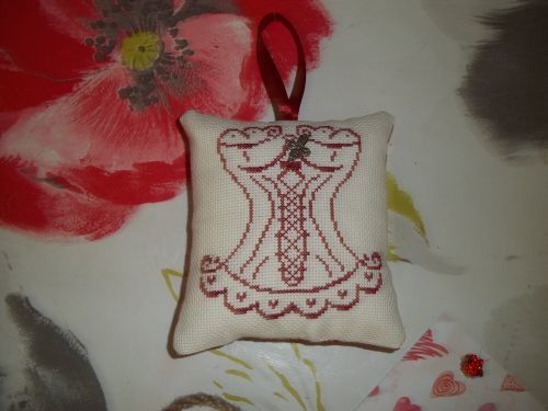 passionbroderie_coussinet.jpg