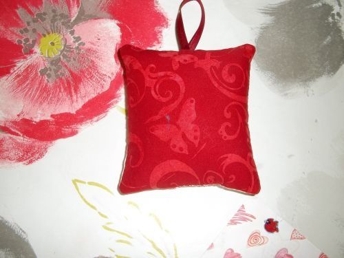 passionbroderie_coussinetdos.jpg