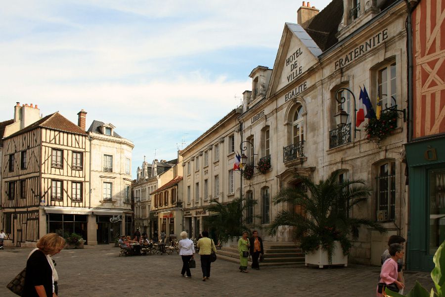 Auxerre quatrième ville de Bourgogne. Ville d'art et d'histoire ...