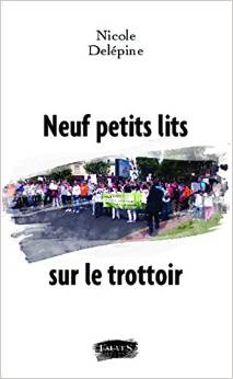 neufs-petits-lits-sur-le-trottoir.png