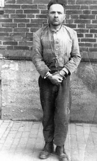 Daughter of Auschwitz commandant says he was 'nicest man in the world -  Mémoires de Guerre