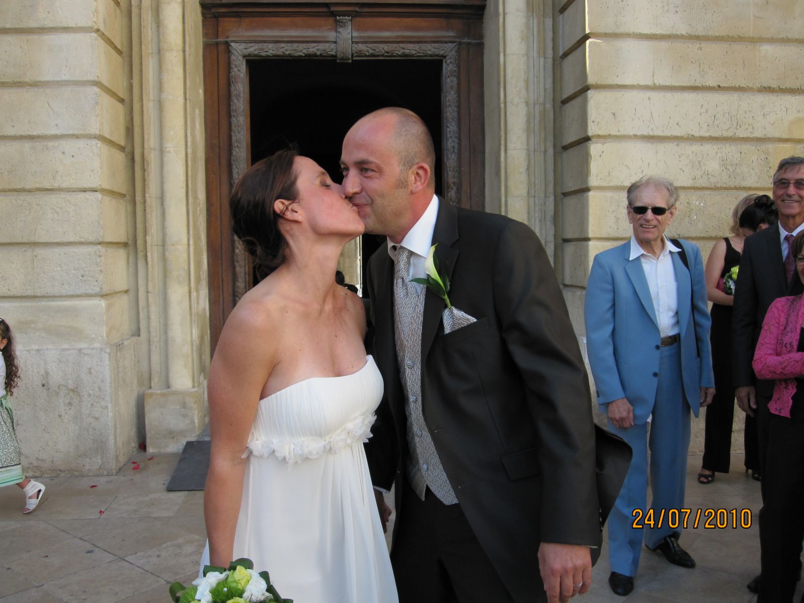 Félicitations aux beaux mariés Arlésiens : Cyril et Carole