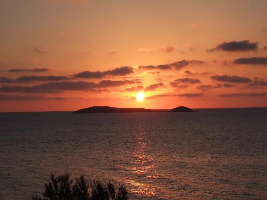 Coucher-de-soleil-sur-sol-Ibiza--Baleares-.jpg